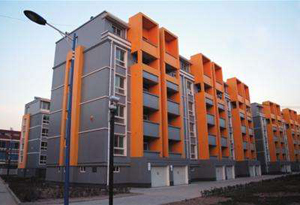 英亚官网首页-漫威电影宇宙出现首个同性恋角色 “复联4”导演乔罗素饰演(图1) 英亚官网首页