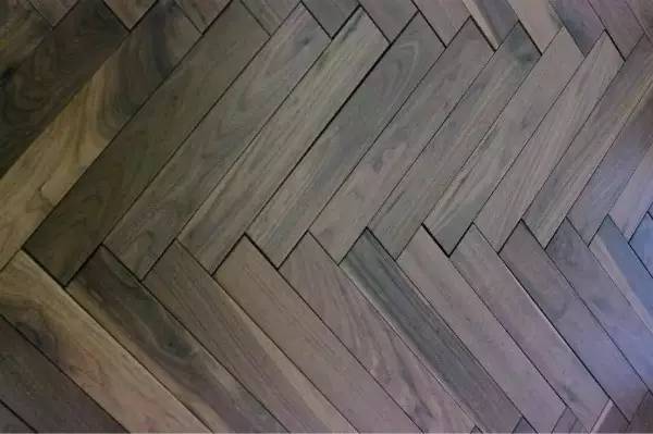 ‘英亚官方网站’会对你撒娇的男生,才是真的爱你(图2) 英亚官方网站